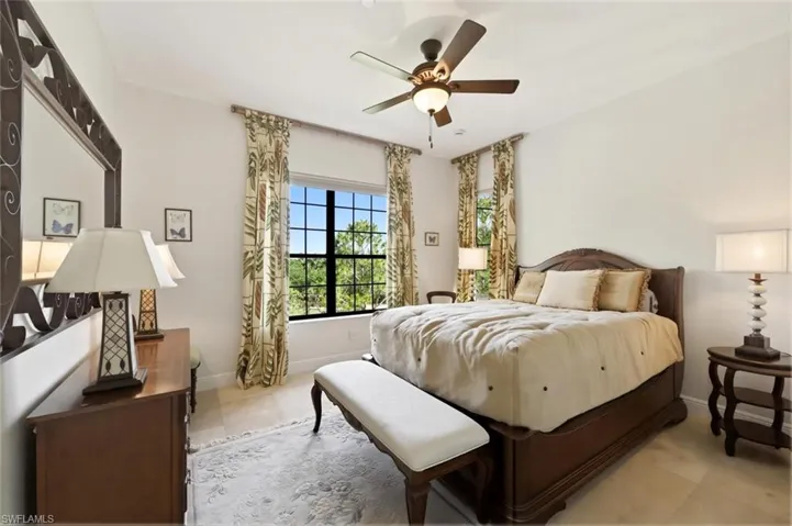 2538  Marquesa Royale  LN, Naples, FL 34109