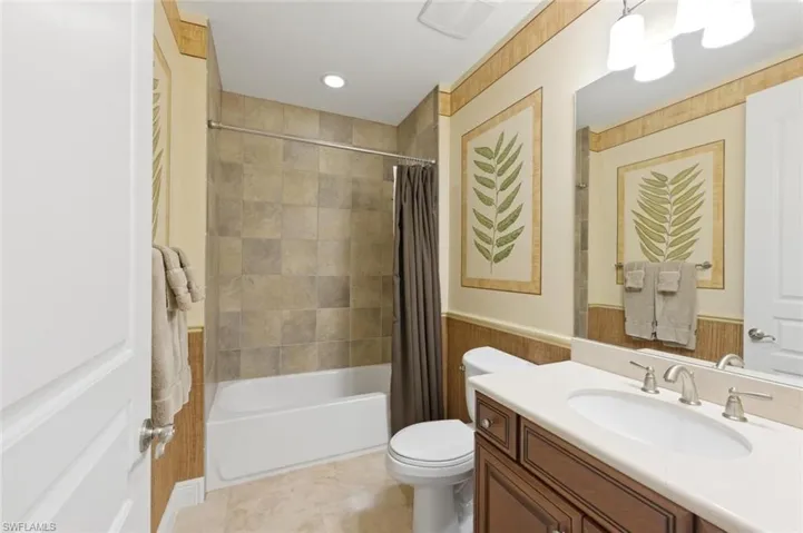 2538  Marquesa Royale  LN, Naples, FL 34109