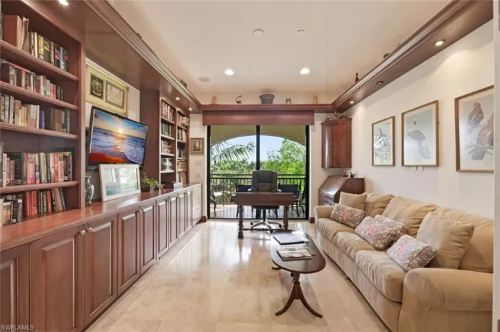 2538  Marquesa Royale  LN, Naples, FL 34109
