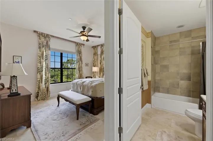 2538  Marquesa Royale  LN, Naples, FL 34109