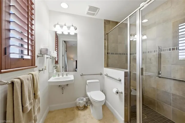 2538  Marquesa Royale  LN, Naples, FL 34109