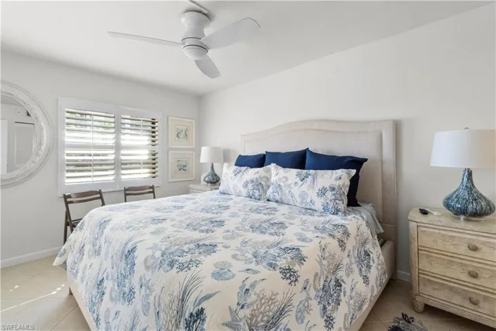 271  Southbay  DR, Naples, FL 34108