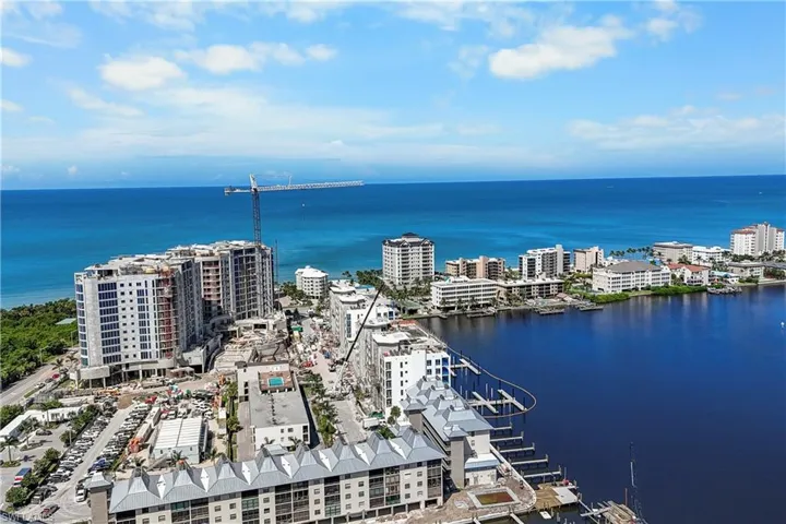 271  Southbay  DR, Naples, FL 34108