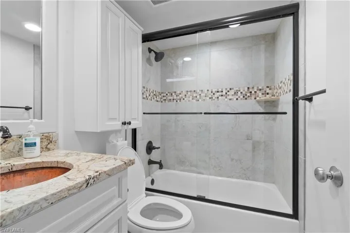 271  Southbay  DR, Naples, FL 34108