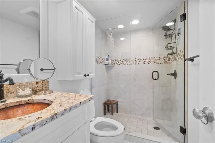 271  Southbay  DR, Naples, FL 34108
