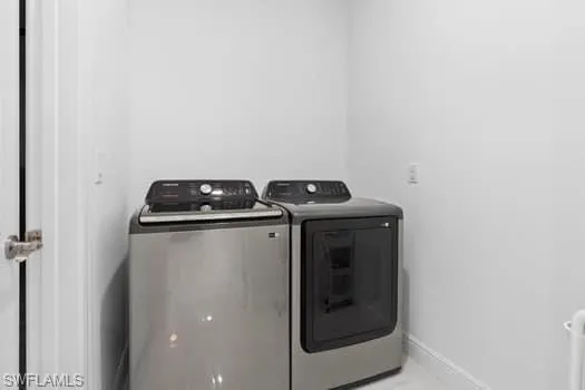 Laundry room with independent washer and dryer