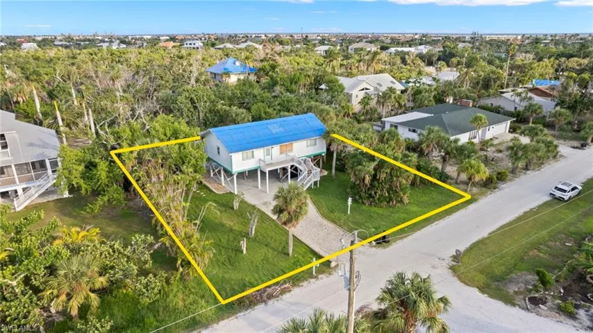 Aerial View Front Exterior w/ Lot Lines