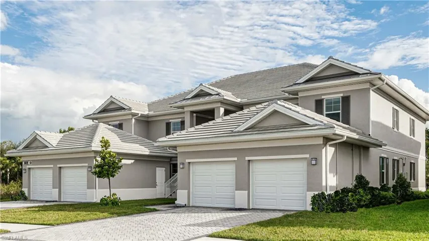 298  Indies E DR, Naples, FL 34114
