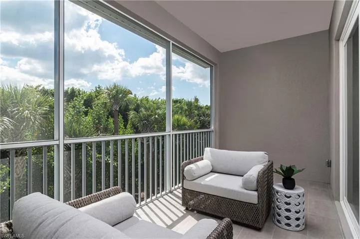 298  Indies E DR, Naples, FL 34114
