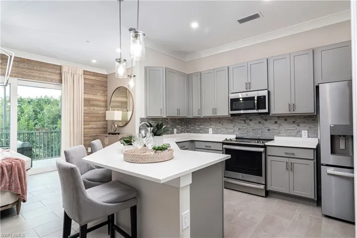 298  Indies E DR, Naples, FL 34114