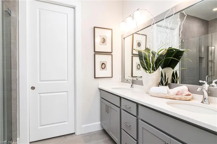 298  Indies E DR, Naples, FL 34114