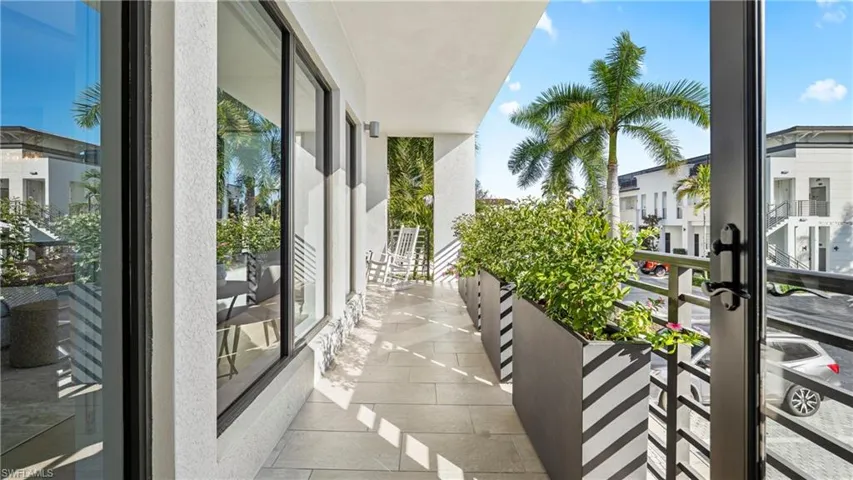 L-shaped balcony