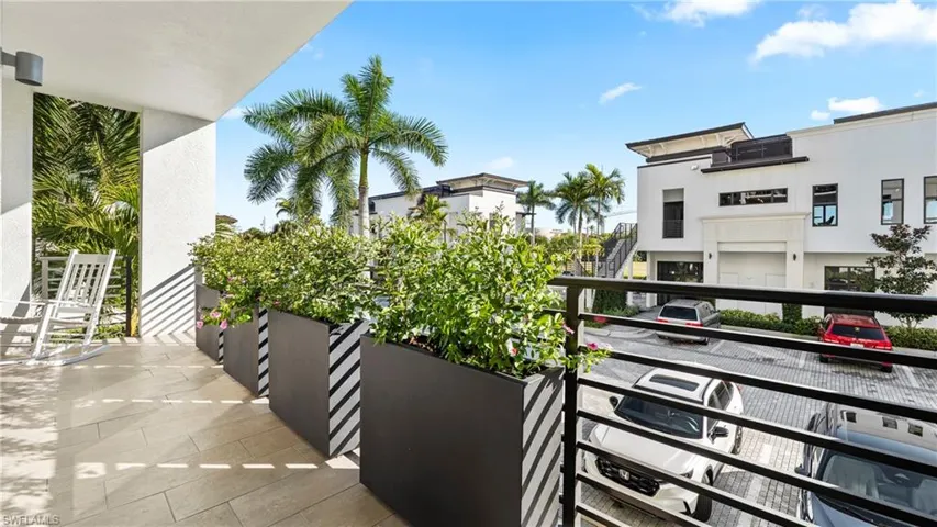 L-shaped Balcony