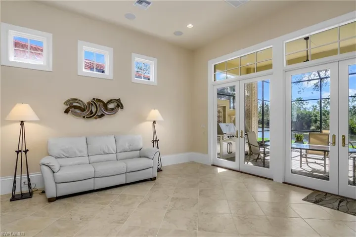 French doors to lanai from family room