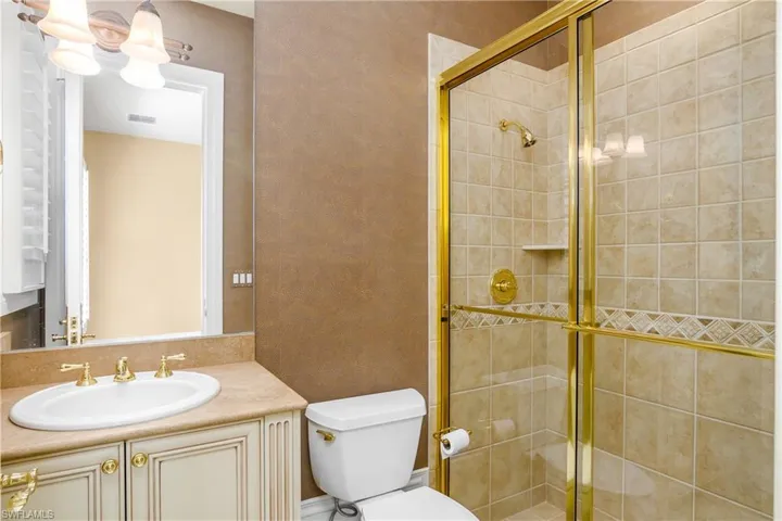 Guest bath for first floor guest bedroom