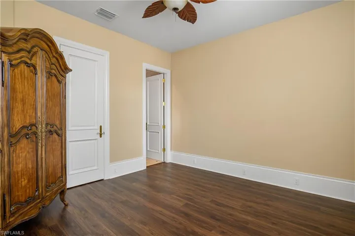 Second floor ensuite guest bedroom #2