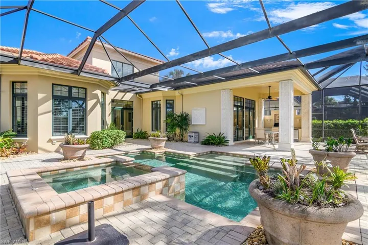 Large lanai for entertaining