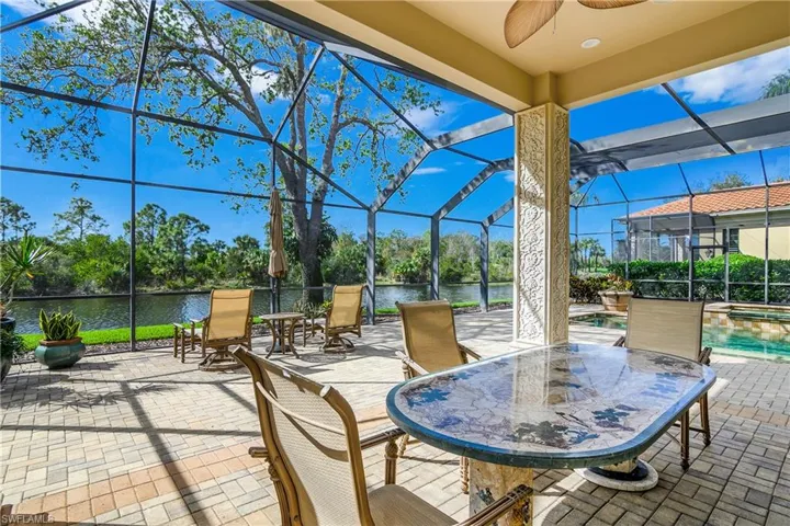 Plenty of space for relaxation and shade from the sun. Pool and spa always sunny.