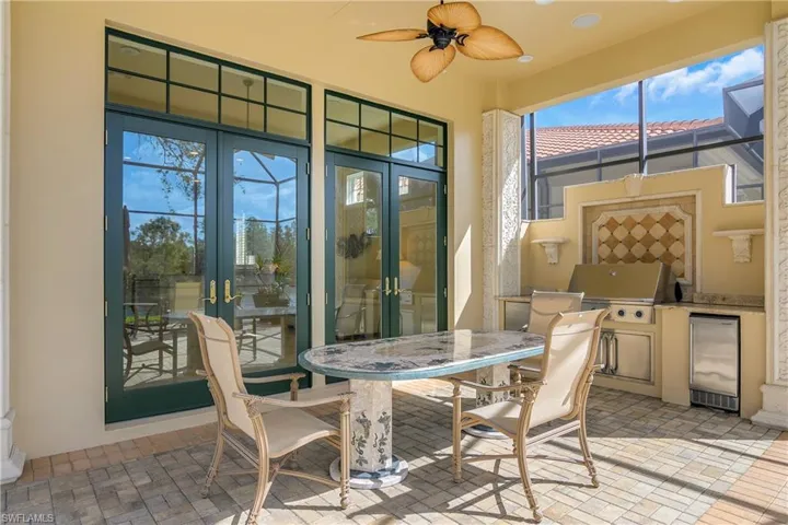 Summer kitchen dining