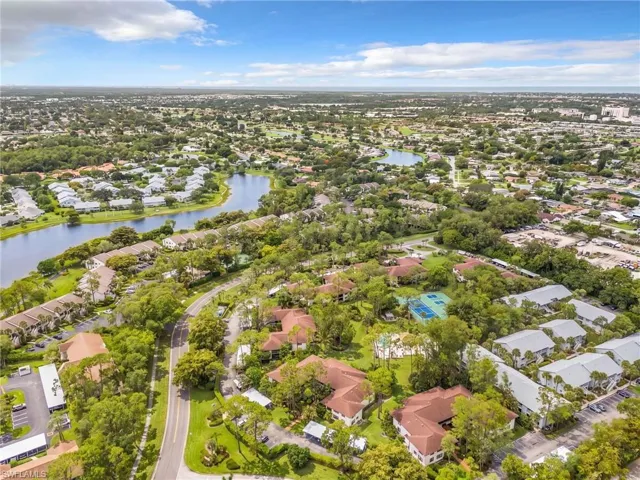 1733 Courtyard Way B205, Naples, Florida 34112