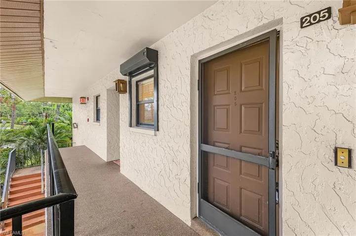 1733 Courtyard Way B205, Naples, Florida 34112