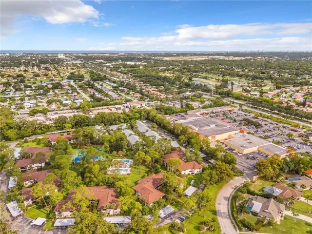 1733 Courtyard Way B205, Naples, Florida 34112