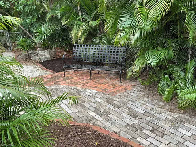 courtyard at apartment