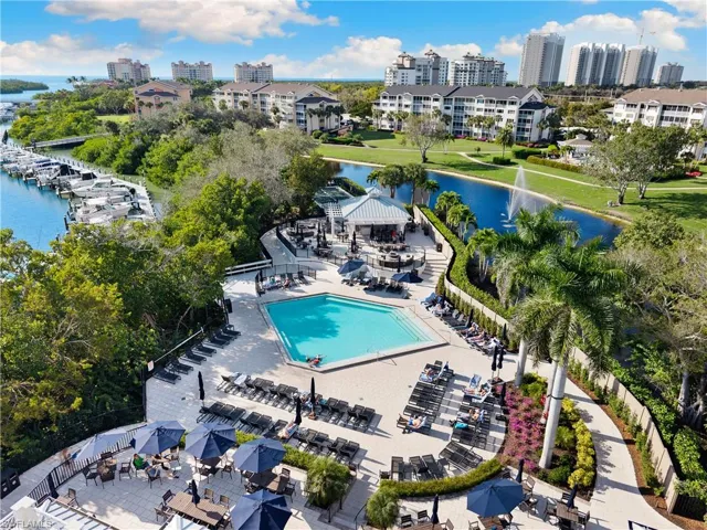 804  Wiggins Bay  DR, Naples, FL 34110