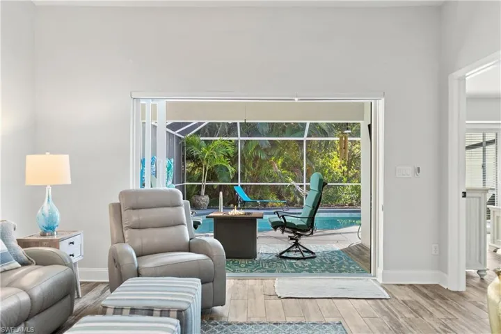 804  Wiggins Bay  DR, Naples, FL 34110