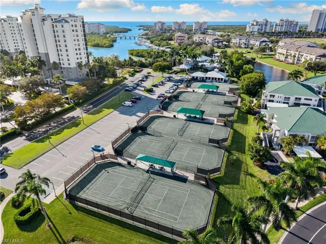 804  Wiggins Bay  DR, Naples, FL 34110