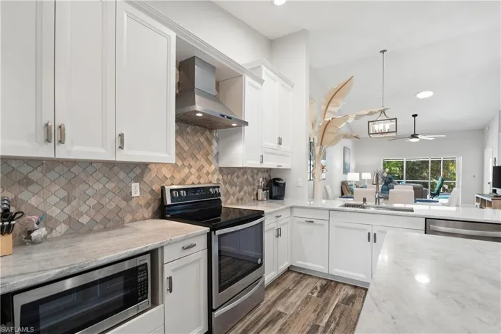 804  Wiggins Bay  DR, Naples, FL 34110