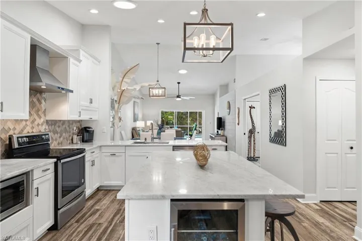 804  Wiggins Bay  DR, Naples, FL 34110