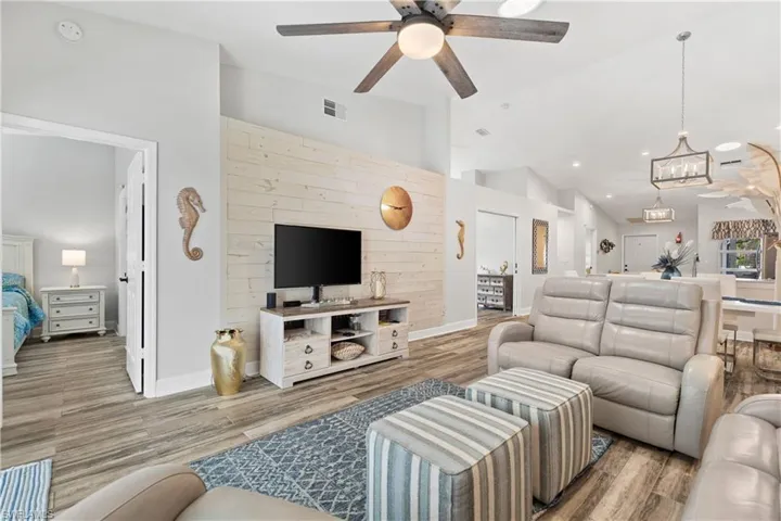 804  Wiggins Bay  DR, Naples, FL 34110