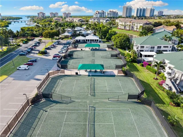 804  Wiggins Bay  DR, Naples, FL 34110
