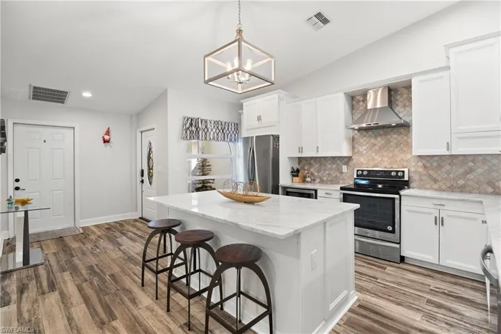 804  Wiggins Bay  DR, Naples, FL 34110