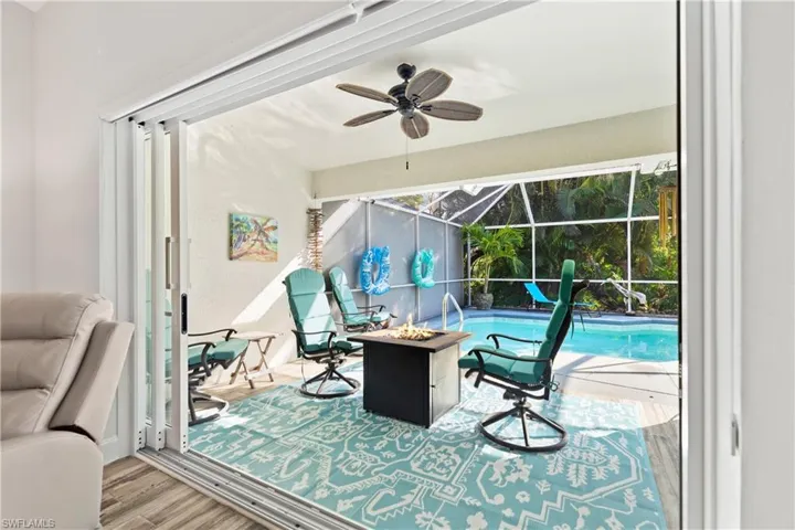 804  Wiggins Bay  DR, Naples, FL 34110