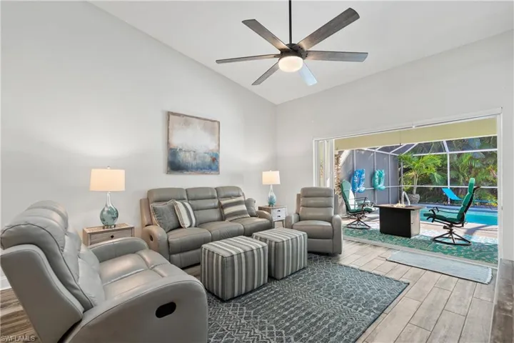 804  Wiggins Bay  DR, Naples, FL 34110