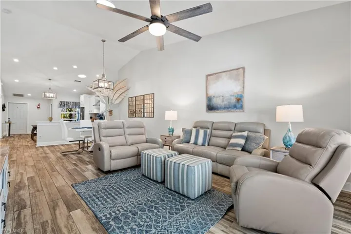 804  Wiggins Bay  DR, Naples, FL 34110