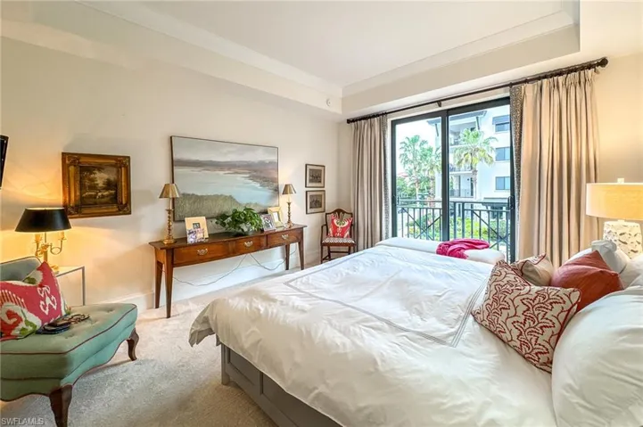 The Split design in this unit offers a lovely sense of privacy for all