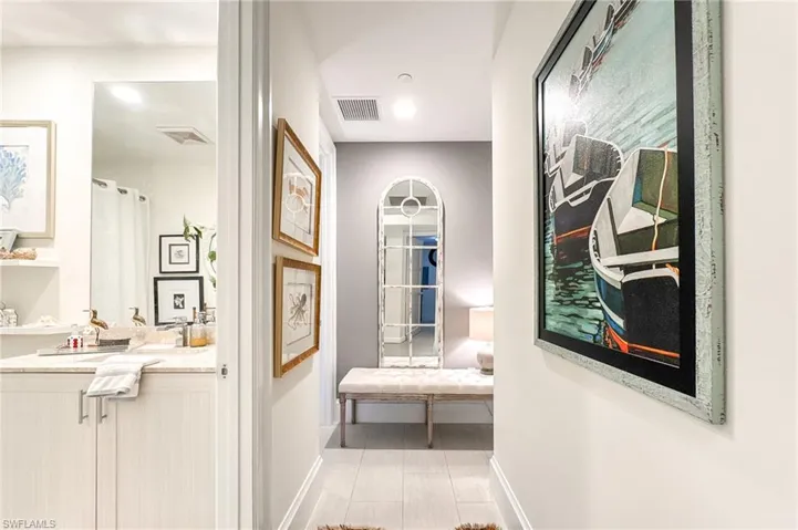 2nd and 3rd bedroom foyer