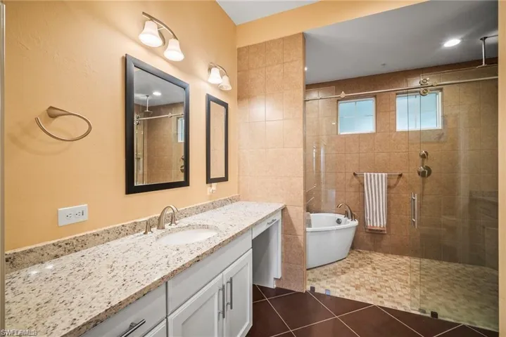 21460 Strada Nuova Cir, Estero, Florida 33928
