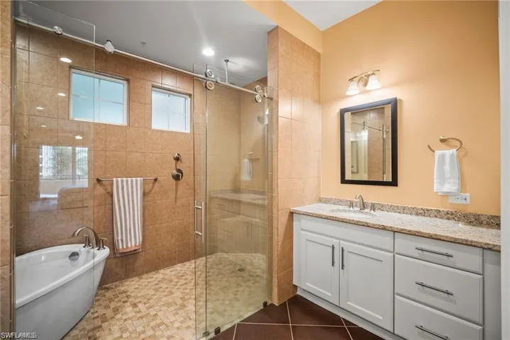 21460 Strada Nuova Cir, Estero, Florida 33928