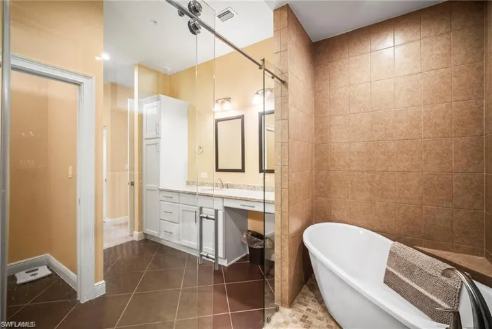 21460 Strada Nuova Cir, Estero, Florida 33928