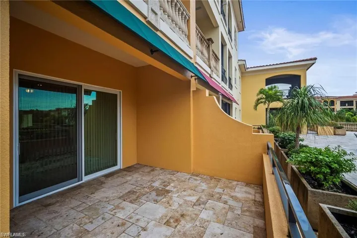 21460 Strada Nuova Cir, Estero, Florida 33928