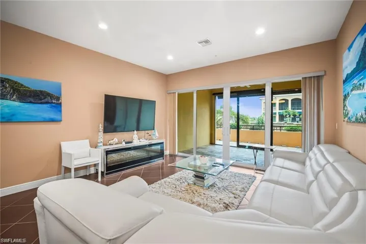21460 Strada Nuova Cir, Estero, Florida 33928