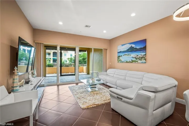 21460 Strada Nuova Cir, Estero, Florida 33928
