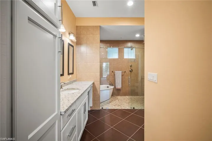 21460 Strada Nuova Cir, Estero, Florida 33928