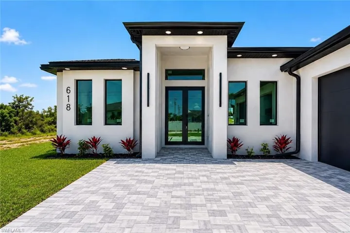 618 Ne 12th St, Cape Coral, Florida 33909