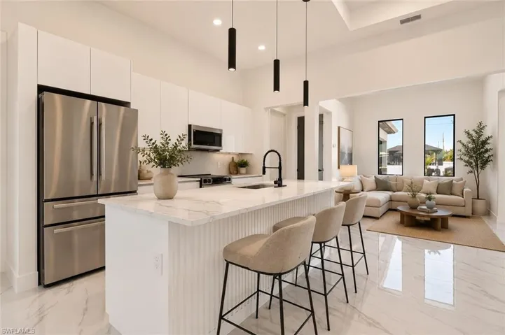 618 Ne 12th St, Cape Coral, Florida 33909