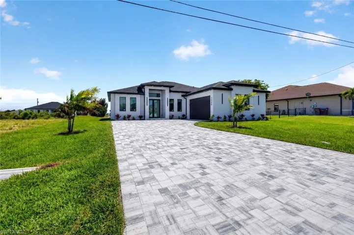 618 Ne 12th St, Cape Coral, Florida 33909